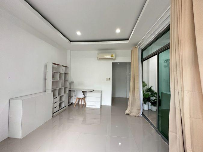 รูป หมู่บ้านเฟอร์เฟค เพลส พัฒนาการ - ศรีนครินทร์ เฟอร์นิเจอร์พร้อมเข้าอยู่ ID LINE : @471ovhib 📲 - รูปที่ 37/80