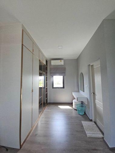 รูป 📣🌈🏡 เช่าบ้าน แกรนด์ พลีโน่ สุขุมวิท-บางนาใกล้Mega บางนา ตกแต่งพร้อมเข้าอยู่ 🐶รับสัตว์เลี้ยง มีสนามหญ้ากว้างให้วิ่งเล่น - รูปที่ 9/11