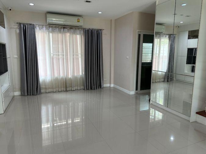 รูป ขายบ้านเดี่ยวทำเลทอง หมู่บ้านเดอะแกรนด์ พระราม 2 – หลังริมในสุด ความเป็นส่วนตัวสูง พร้อมเข้าอยู่ - รูปที่ 4/15
