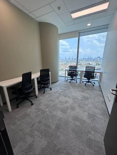 picture Luxury offices at Kingbridge Tower in central Bangkok, near Bhumibol Bridge, with modern workspaces, ideal for short-term or long-term headquarters. - 1/10