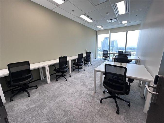 picture Luxury offices at Kingbridge Tower in central Bangkok, near Bhumibol Bridge, with modern workspaces, ideal for short-term or long-term headquarters. - 3/11