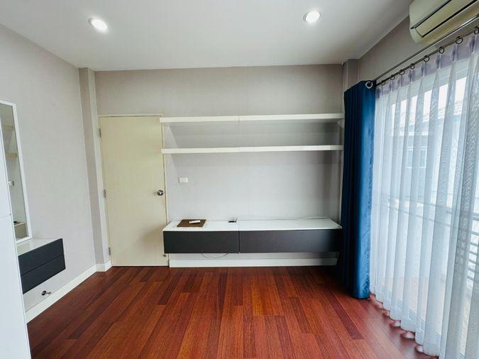 รูป ขายบ้านเดี่ยวทำเลทอง หมู่บ้านเดอะแกรนด์ พระราม 2 – หลังริมในสุด ความเป็นส่วนตัวสูง พร้อมเข้าอยู่ - รูปที่ 10/15