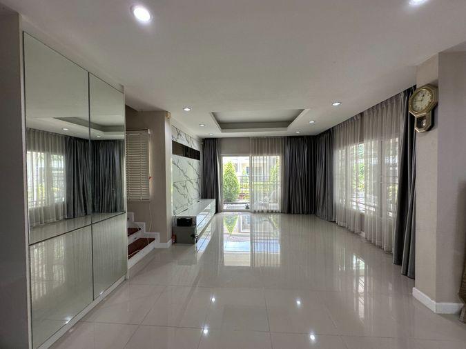 รูป ขายบ้านเดี่ยวทำเลทอง หมู่บ้านเดอะแกรนด์ พระราม 2 – หลังริมในสุด ความเป็นส่วนตัวสูง พร้อมเข้าอยู่ - รูปที่ 3/15