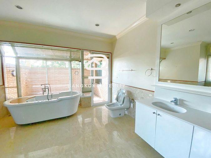 picture Luxury house for rent with private pool at Prukpirom Regent Sukhumvit - 26/32