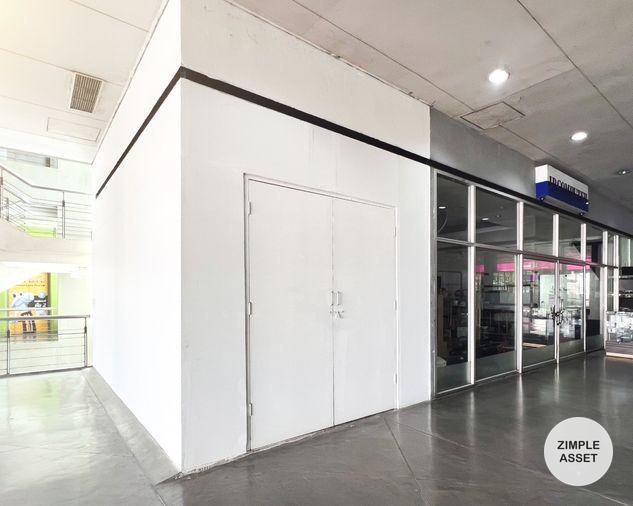 รูป พื้นที่เก็บของให้เช่า ที่ ไอเพลส ลาดกระบัง ติดนิคมฯลาดกระบัง ขนาด 15 ตร.ม. ราคา 6,000 บาทต่อเดือน มีที่จอดรถ - รูปที่ 2/18