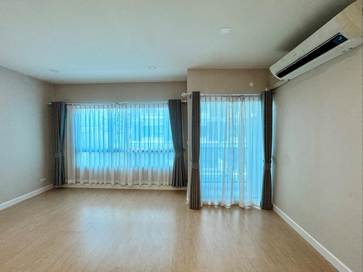 รูป ขายด่วน ทาวน์โฮม 3 ชั้น สไตล์ Modern ต่อเติมเต็มพื้นที่ เหมือนบ้านมือหนึ่ง | ฟังก์ชันใหญ่ 4 ห้องนอน ทำเลทอง ใกล้ทางด่วน - รูปที่ 16/28