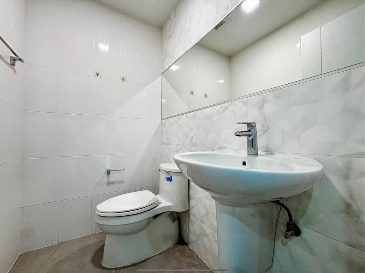 รูป ขายด่วน ทาวน์โฮม 3 ชั้น สไตล์ Modern ต่อเติมเต็มพื้นที่ เหมือนบ้านมือหนึ่ง | ฟังก์ชันใหญ่ 4 ห้องนอน ทำเลทอง ใกล้ทางด่วน - รูปที่ 6/28