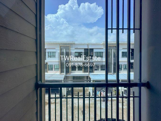 รูป ขายด่วน ทาวน์โฮม 3 ชั้น สไตล์ Modern ต่อเติมเต็มพื้นที่ เหมือนบ้านมือหนึ่ง | ฟังก์ชันใหญ่ 4 ห้องนอน ทำเลทอง ใกล้ทางด่วน - รูปที่ 28/28