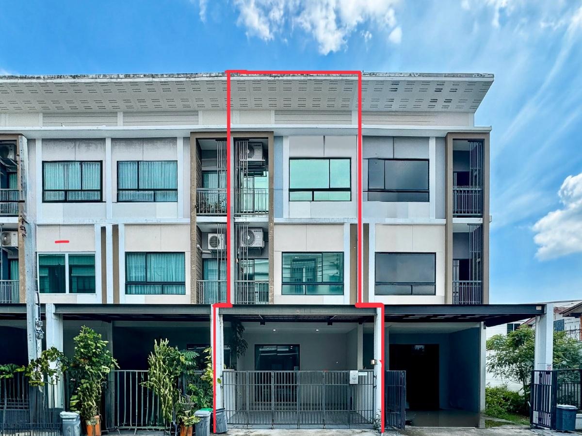 รูป ขายด่วน ทาวน์โฮม 3 ชั้น สไตล์ Modern ต่อเติมเต็มพื้นที่ เหมือนบ้านมือหนึ่ง | ฟังก์ชันใหญ่ 4 ห้องนอน ทำเลทอง ใกล้ทางด่วน - รูปที่ 1/28