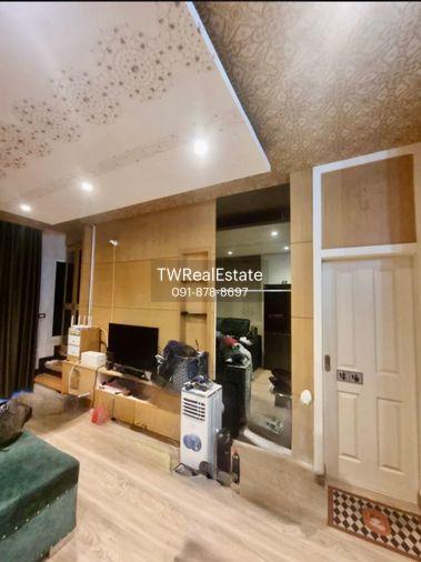 รูป ขายด่วน ทาวน์โฮม 3 ชั้น หลังมุม Baan Klang Muang ลาดพร้าว 101 | ต่อเติมเต็มหลัง พร้อมอยู่ | ทำเลทองเชื่อมหลายเส้นทาง - รูปที่ 4/16