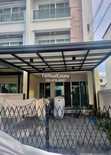 รูป ขายด่วน ทาวน์โฮม 3 ชั้น หลังมุม Baan Klang Muang ลาดพร้าว 101 | ต่อเติมเต็มหลัง พร้อมอยู่ | ทำเลทองเชื่อมหลายเส้นทาง - รูปที่ 2/16