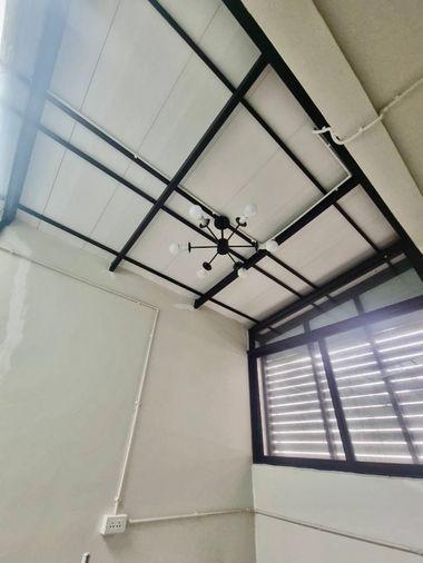 รูป ขายด่วน ทาวน์โฮม 3 ชั้น หลังมุม Baan Klang Muang ลาดพร้าว 101 | ต่อเติมเต็มหลัง พร้อมอยู่ | ทำเลทองเชื่อมหลายเส้นทาง - รูปที่ 8/16