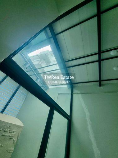 รูป ขายด่วน ทาวน์โฮม 3 ชั้น หลังมุม Baan Klang Muang ลาดพร้าว 101 | ต่อเติมเต็มหลัง พร้อมอยู่ | ทำเลทองเชื่อมหลายเส้นทาง - รูปที่ 9/16