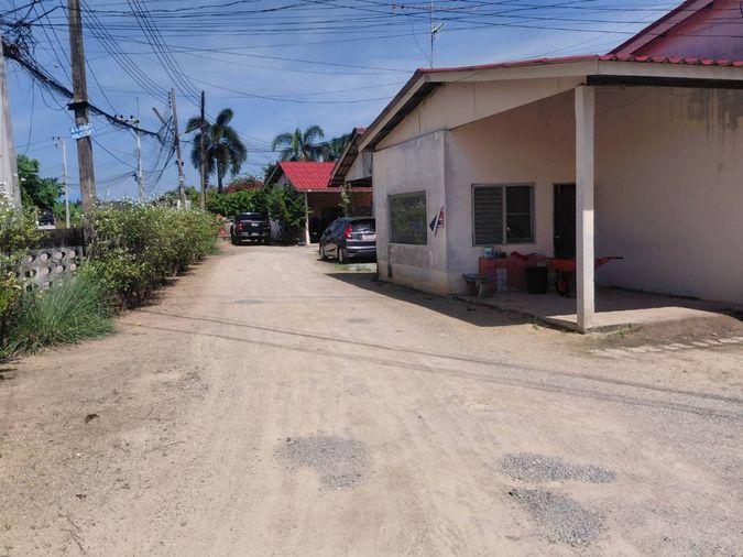 รูป ขายด่วน! ที่ดิน พร้อมสิ่งปลูกสร้าง ติดถนนอ่าวอุดม-ปากร่วม ต.บึง อ.ศรีราชา ชลบุรี - รูปที่ 12/13
