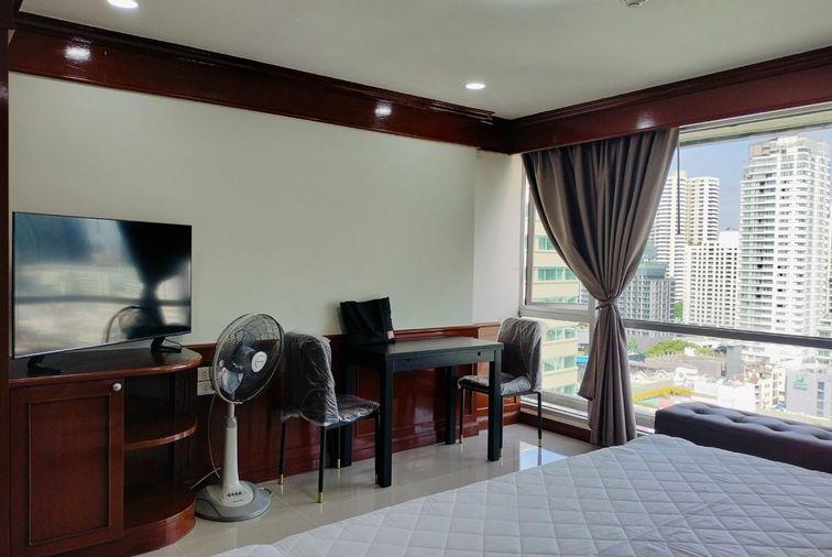 picture Sukhumvit Suites. Studio 28sqm. Line id: @pfagent - 2/7