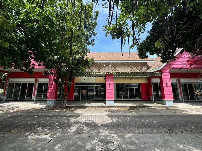 รูป สำนักงานให้เช่า ที่ ไอเพลส บิซิเนส พาร์ค แหลมฉบัง ใกล้กับท่าเรือแหลมฉบัง ขนาด 214 ตร.ม. ราคา 74,900 บาทต่อเดือน - รูปที่ 1/35