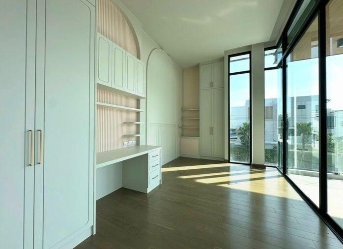 รูป Stunning Luxury Villa For Sale เดอะ มาสเตอร์ เอกมัย - รามอินทรา ตกแต่งพร้อมอยู่เฟอร์นิเจอร์บิวอินทั้งหลังวัสดุคุณภาพดี MD-25085386 - รูปที่ 10/16