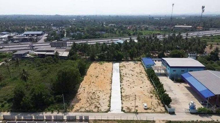 รูป ขายที่ดินแปลงสวย ซอยนาวัง ตะเคียนเตี้ย บางละมุง ใกล้ถนนสาย 7 - รูปที่ 3/4