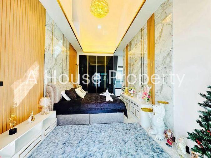 picture Pattaya pool villa for sale, Modern Luxury style, near Map Prachan Reservoir - 8/20