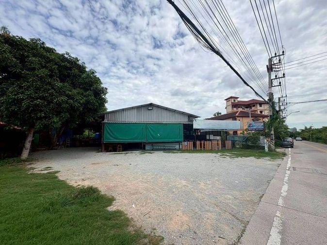 picture Land for sale on the sea side, North Pattaya zone, beautiful plot, great location, close to the community. - 1/4