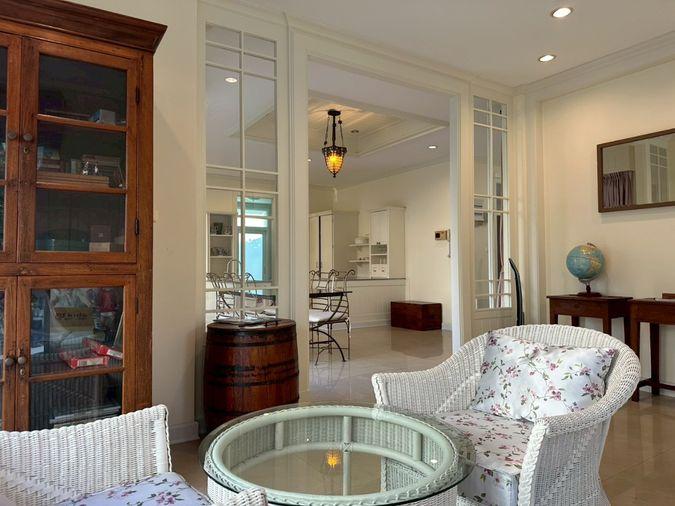 รูป บ้านที่อบอวลด้วยความอบอุ่น…และความหรูหราในทุกมุม  : หมู่บ้านคาซาลูน่า 3 ห้องนอน 4 ห้องน้ำ พื้นที่ดิน 79 ตรว. - รูปที่ 7/26