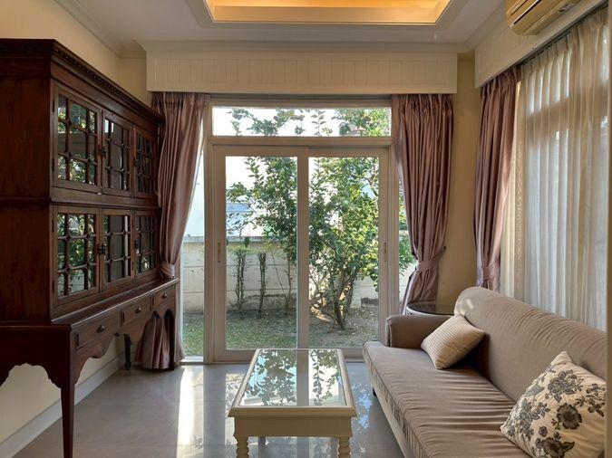 รูป บ้านที่อบอวลด้วยความอบอุ่น…และความหรูหราในทุกมุม  : หมู่บ้านคาซาลูน่า 3 ห้องนอน 4 ห้องน้ำ พื้นที่ดิน 79 ตรว. - รูปที่ 11/26
