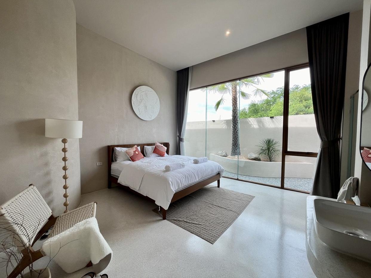 picture Luxury 9-Bedroom Pool Villa for Sale in Jomtien - 12/20