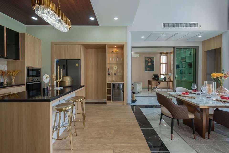 picture Modern Luxury Pool Villa for Sale in Mabprachan - 4/20