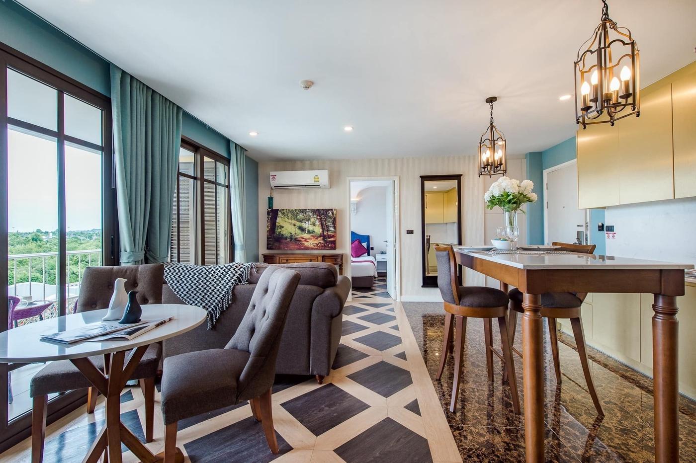 picture Espana Condo Resort 2 Bedrooms for Rent - 4/12