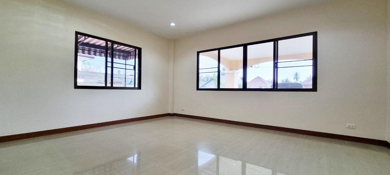 picture 5 Bedrooms House for Sale in Mabprachan - 12/23