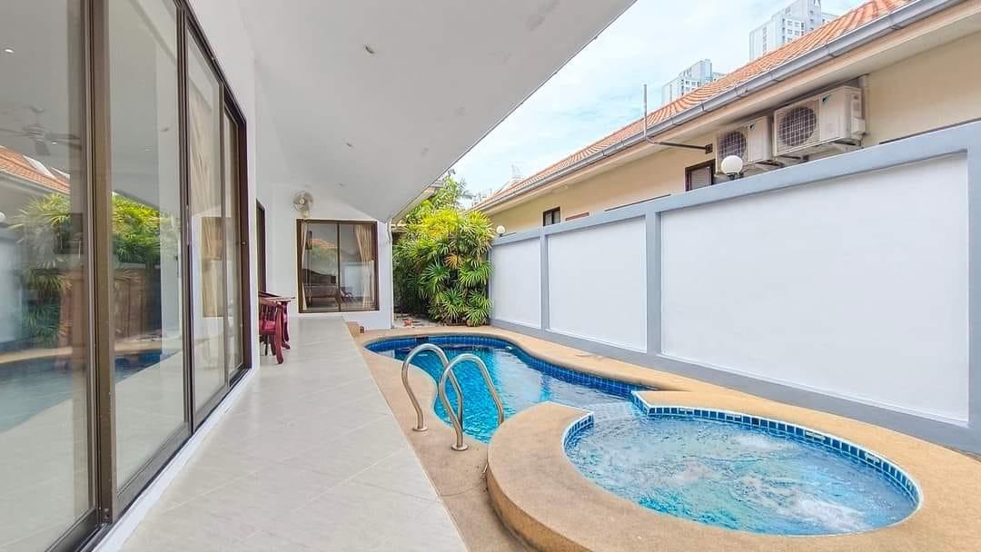 picture 3 Bedrooms Pool Villa in Jomtien for Sale - 8/8
