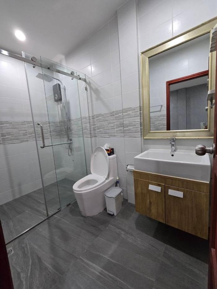 picture 3-Storey House for Sale in East Pattaya - 10/14