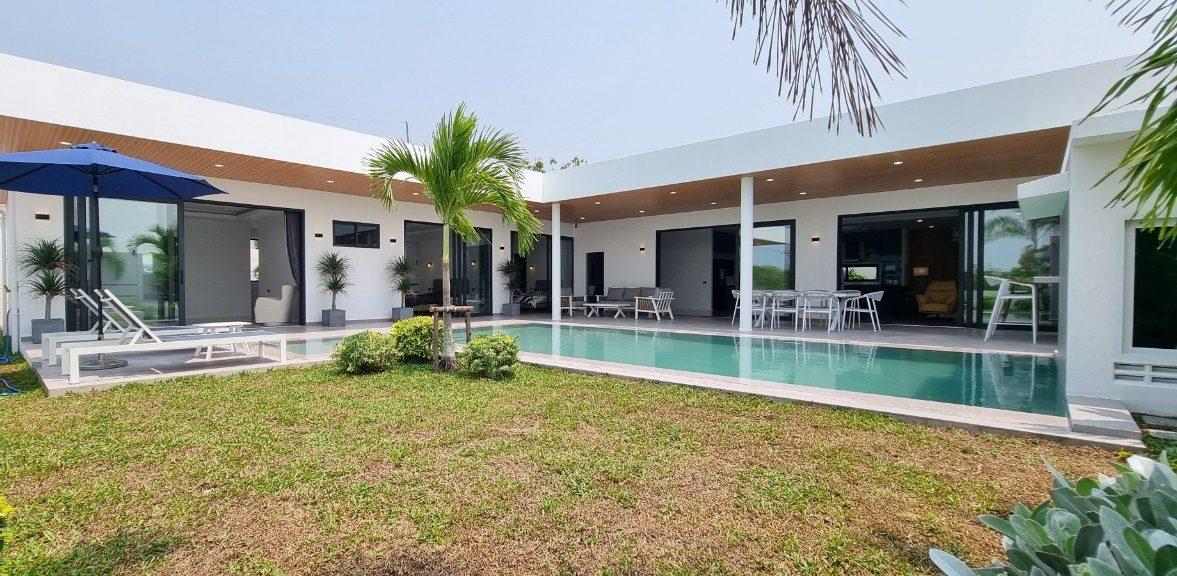 picture 3 Bedrooms Luxury Pool Villa in Chaiyapruek for Sale - 1/20