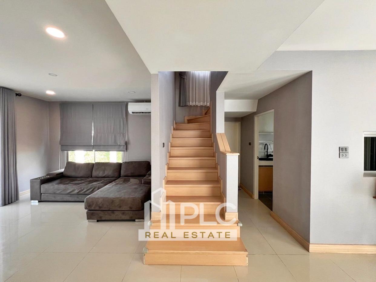 รูป 3 Bedrooms Modern House in East Pattaya for Rent - รูปที่ 2/8