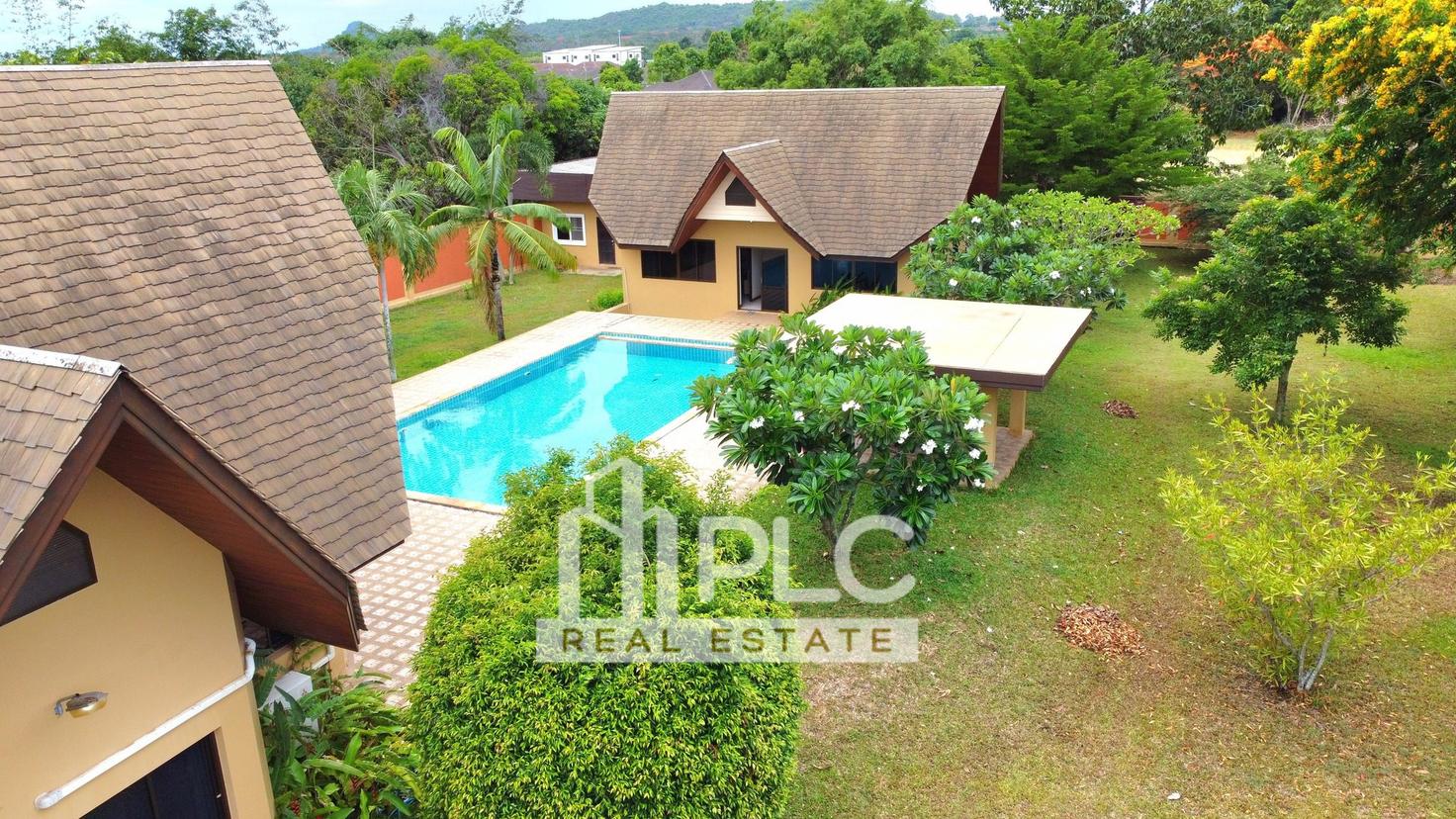รูป Spacious Private Villa with Swimming Pool for Sale – Bang Saray - รูปที่ 3/20