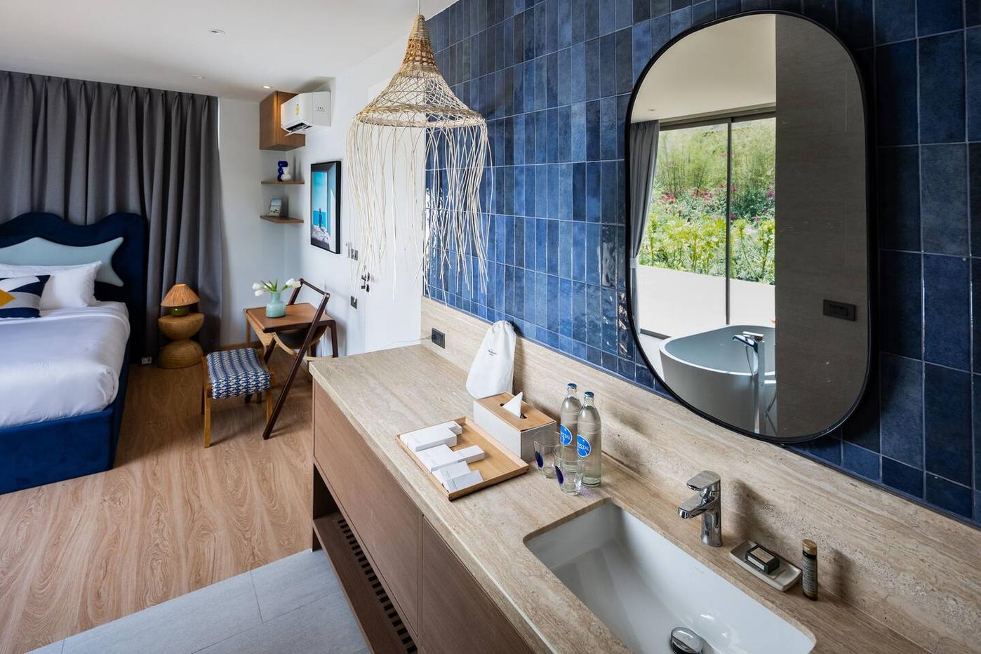 รูป Luxury 4 Bedrooms Pool Villa in Na Jomtien for Sale - รูปที่ 11/16