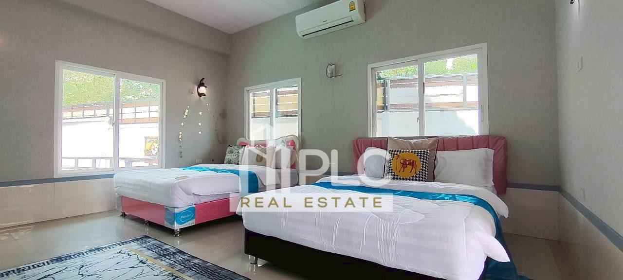 picture 7 Bedrooms Pool Villa in Huay Yai for Rent - 11/19