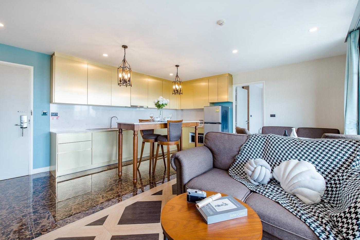 picture Espana Condo Resort 2 Bedrooms for Rent - 2/12