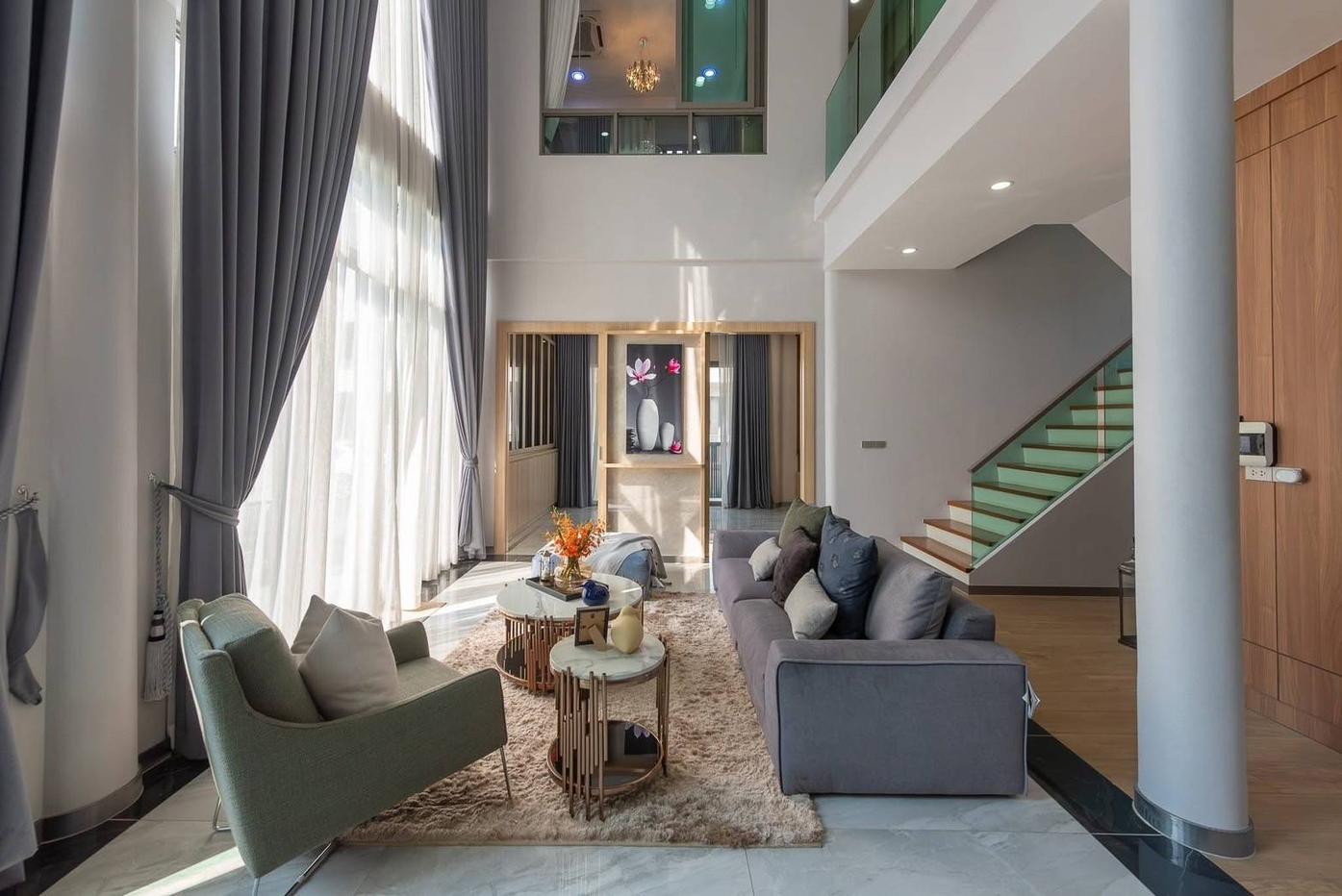 picture Modern Luxury Pool Villa for Sale in Mabprachan - 1/20
