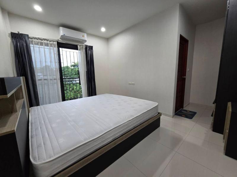 picture 3-Storey House for Sale in East Pattaya - 9/14