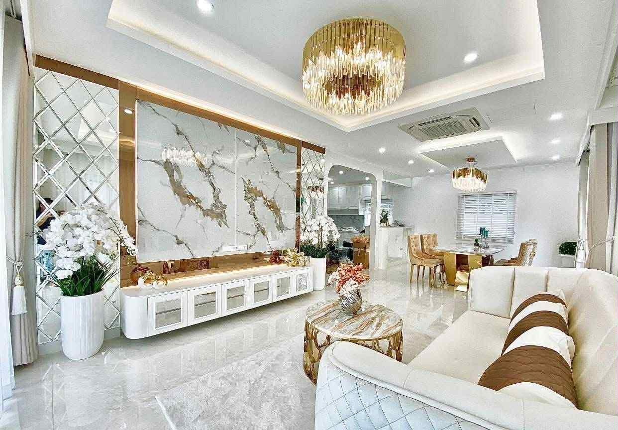 picture Luxury 5-Bedroom Pool Villa for Sale in North Pattaya - 3/9