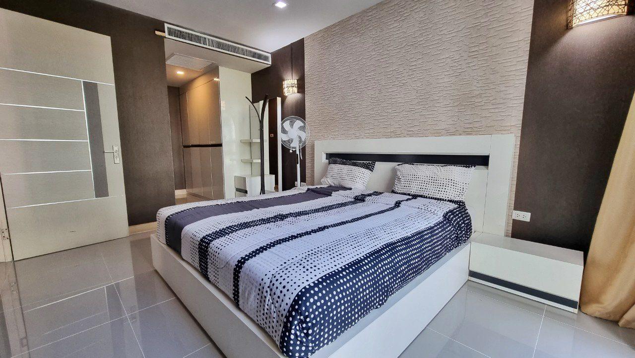 picture Apus Condominium 1 Bedroom for Sale - 4/13