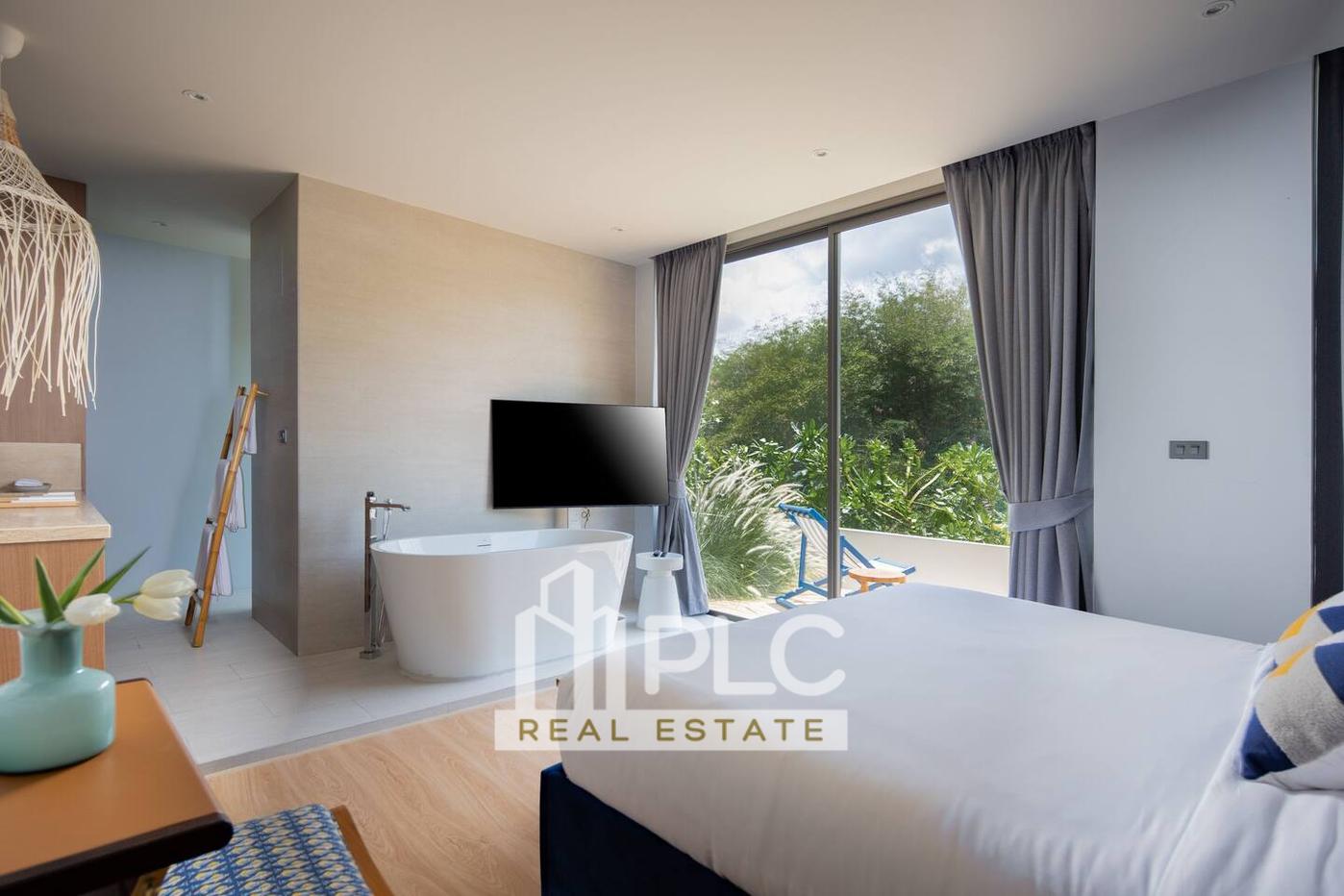 รูป Luxury 4 Bedrooms Pool Villa in Na Jomtien for Sale - รูปที่ 10/16