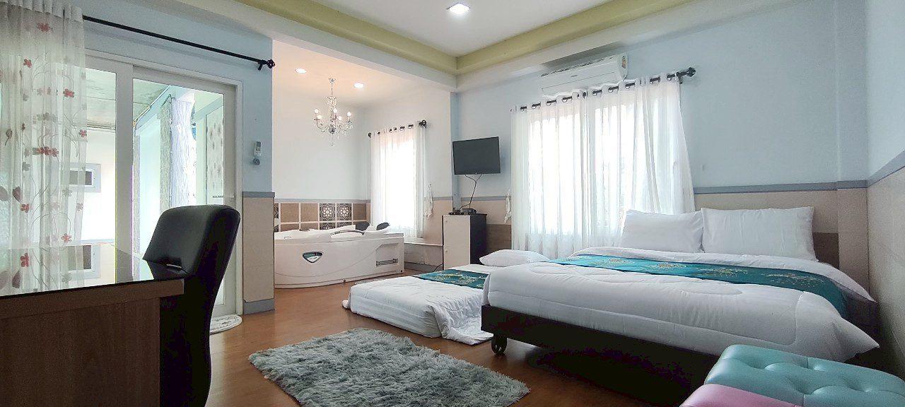 picture 7 Bedrooms Pool Villa in Huay Yai for Rent - 15/19