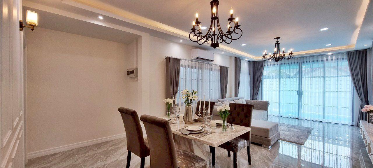 picture 3 Bedrooms Pool Villa For Sale in East Pattaya - 7/18