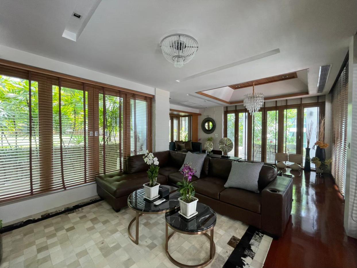 picture Luxury Beachfront Pool Villa for Rent – Wongamat Beach - 6/10
