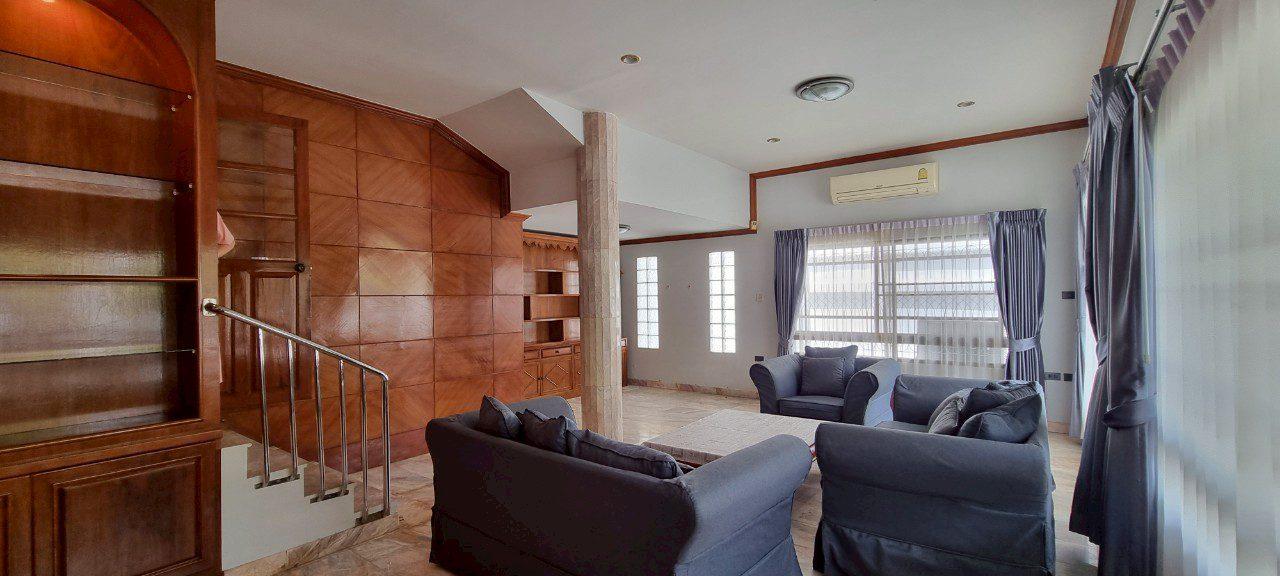 picture Spacious 4-Bedroom House for Rent in Central Pattaya - 4/20
