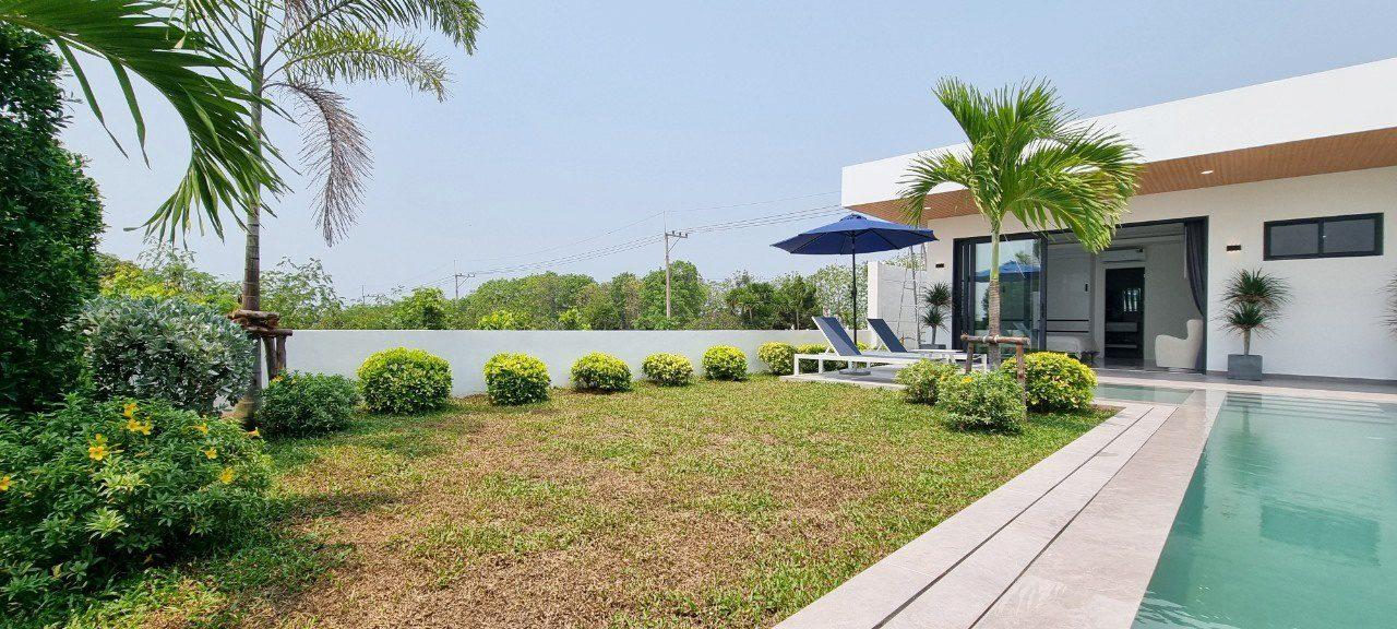 picture 3 Bedrooms Luxury Pool Villa in Chaiyapruek for Sale - 3/20