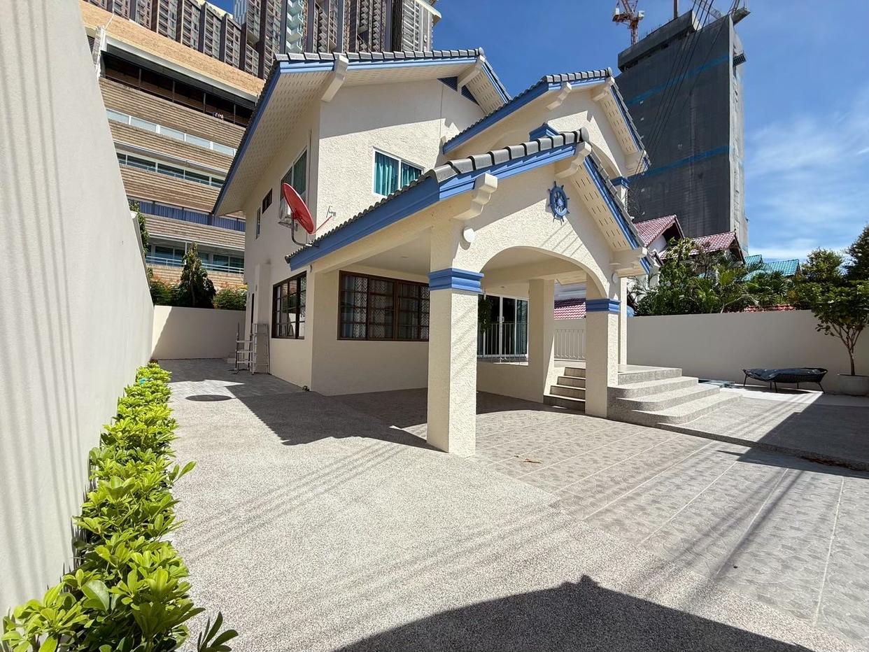 picture Luxury Pool Villa for Rent in Jomtien - 2/11