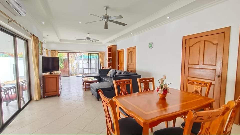 picture 3 Bedrooms Pool Villa in Jomtien for Sale - 2/8